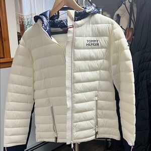 Tommy Hilfiger Cream Puffer Jacket with Navy Hood